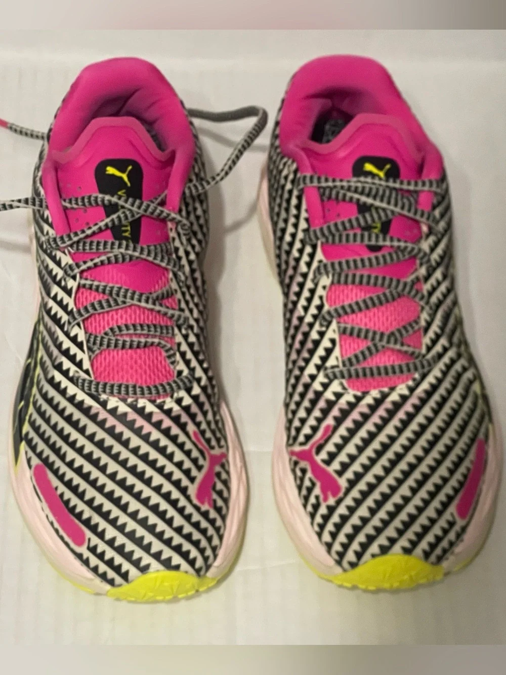 Puma x LEMLEM Velocity Nitro 2-Women’s 7.5-Ghost Pepper/Black/Pink Glimmer-NIB